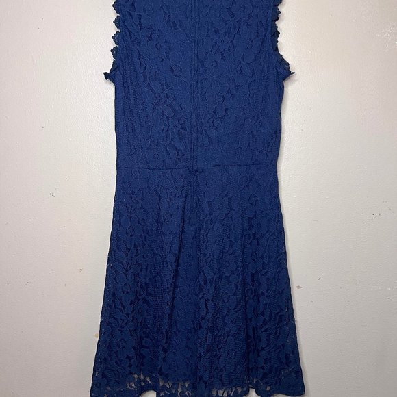 Navy blue lace dress - Picture 2 of 3